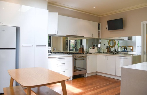 St Kilda Casa | Graceful Octavia - The perfect getaway