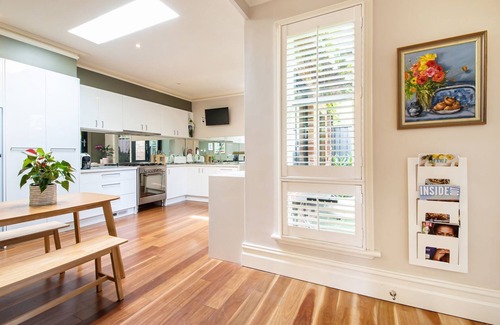 St Kilda Casa | Graceful Octavia - The perfect getaway