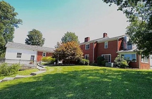 Madisonville Casa | Graceland 5 Star
