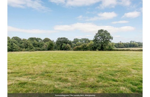Llantilio Crossenny Casa | Grade II listed - one bedroom barn conversion