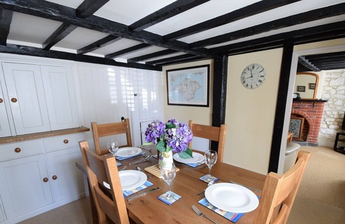 Brighstone Cabaña | Weirside Cottage Brighstone - casa de campo magníficamente presentada de grado II
