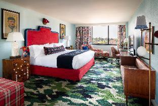 Fayetteville Hotel | Graduate by Hilton Fayetteville, AR
