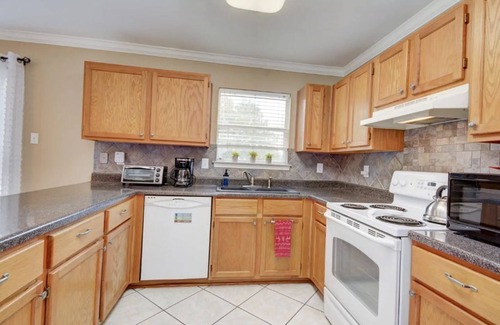 West San Antonio Casa | Graduations Lackland BMT Contractor Riverwalk Golf SeaWorld vacation