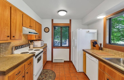 Graeagle Casa | Graeagle Meadows Townhome - 117 Graeagle Meadows