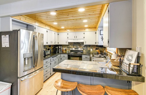 Graeagle Cabina | Graeagle Vacation Rental Cabin w/ Game Room!