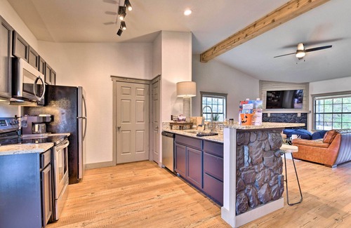 Graford Cabina | Graford Cabin w/ Rooftop Deck & Lake Views!