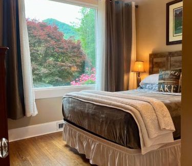 Lake Lure Cama Y Desayuno | Grafton Lodge