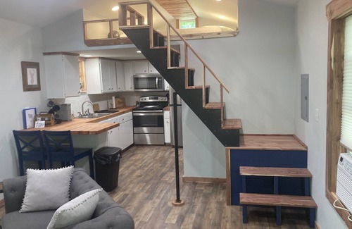 West Siloam Springs Casa | Grain Bin tiny home!
