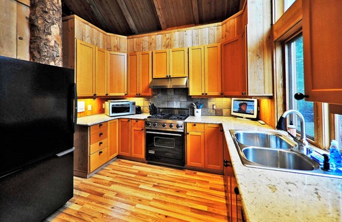 Friday Harbor Casa | Grandma's Guest House, Waterfront Lake, piscina, 2 pisos - finca cerrada de 30 acres