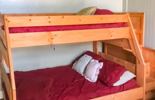 Osage Beach Casa | Grammy and Papas Lakeside Dugout