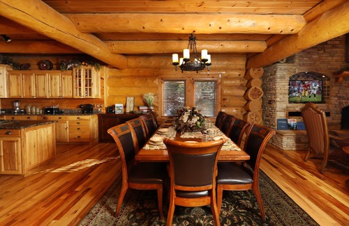 Pittman Center Cabina | Grampy Camp Lodge at Gatlinburg