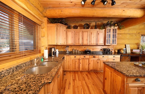 Pittman Center Cabina | Grampy Camp Lodge at Gatlinburg