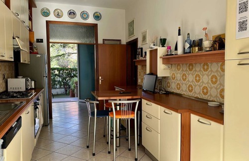 Alba Villa | Apartamento de 125 metros cuadrados en Villa Renata con 350 metros cuadrados de jardín privado y plaza de aparcamiento.