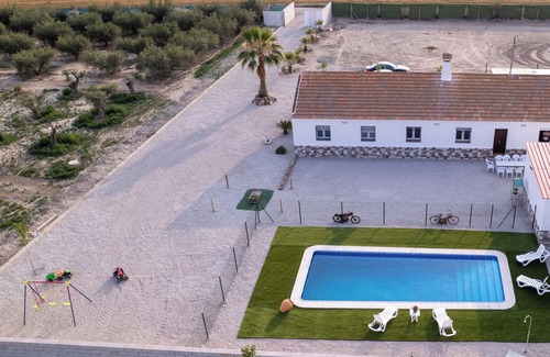Puerto Lumbreras Cabaña | Gran vivienda rural de 180 m2, ideal para grupos de hasta 16 personas.