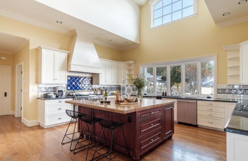 Paso Robles Casa | Granada by AvantStay - Secluded Estate w Vineyard Views Pool