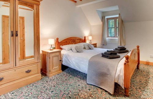 Tywyn Casa | Casa de piedra tradicional a orillas de un río que ofrece un alojamiento acogedor para 2 con hermosas Sno