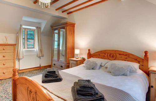Tywyn Casa | Casa de piedra tradicional a orillas de un río que ofrece un alojamiento acogedor para 2 con hermosas Sno
