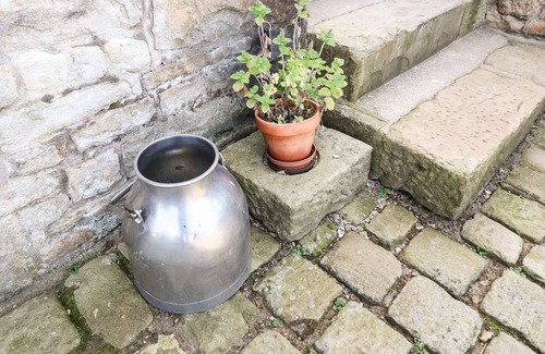 Fence Apartamento | GRANARY, family friendly, character holiday cottage in Clitheroe