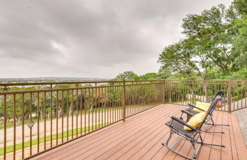 Granbury Casa | Granbury Home Across the Street from Boat Ramp!