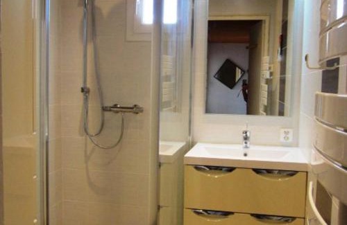 Villard-de-Lans Apartamento | Grand 100m² avec 3 chambres, parking et Wifi au centre du village - FR-1-689-36