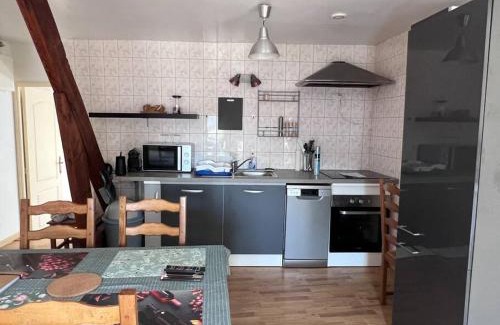 Verneuil-sur-Avre Apartamento | Grand Appartement lumineux 2ch. Ville historique.