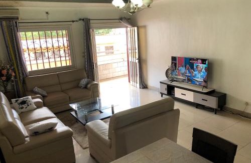 Yaounde Apartamento | Grand Appartement à essos mobile