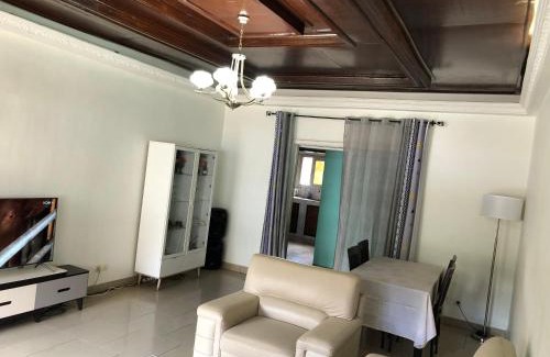 Yaounde Apartamento | Grand Appartement à essos mobile