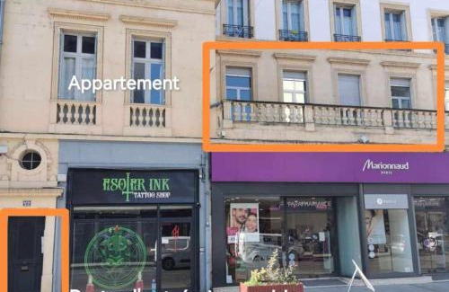 Montlucon Apartamento | Grand appartement de haut standing en centre-ville