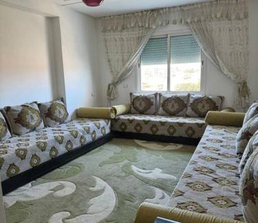 Pont Blondin Apartamento | Grand appartement ensoleillé, suite parentale, 2 salons, 2 salles de bains, 2piscines, stationnement privé, à 750m de la plage Mimosa
