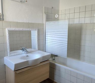 Besseges Apartamento | Grand appartement Groupe-famille avec terrasse