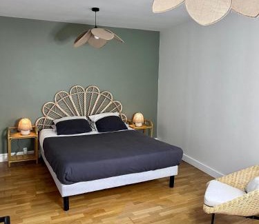 Concarneau Apartamento | Grand Appartement ultra moderne Plein Centre, plage à pieds, avec parking