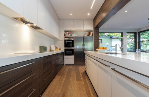 Swanbourne Villa | Grand Beachside Retreat in secluded location with iconic restaurant on doorstep.