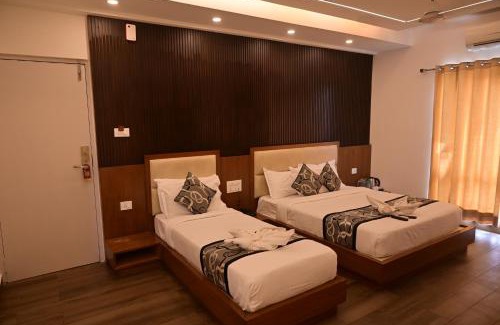 Periamet Hotel | Grand Cascade Chennai