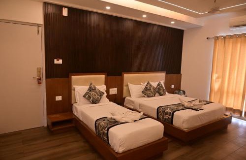 Periamet Hotel | Grand Cascade Chennai
