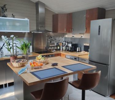 Lacanau-Ocean Chalet De Esquí | Grand Chalet 90m2 à 5mt de l’Océan avec jacuzzi