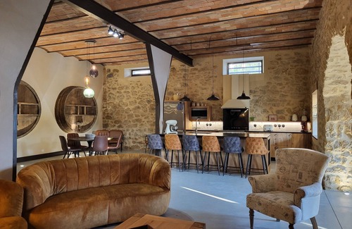 Lagorce Casa | Grand Domaine Avec Piscine, à 8km des Gorges de l' Ardèche, 23 Personnes