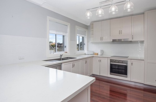Port Macquarie Casa | Grand. Entertainer. Waterfront!