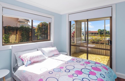 Port Macquarie Casa | Grand. Entertainer. Waterfront!