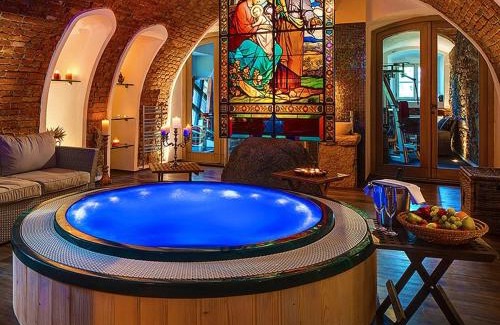 Rabyne Casa | Grand Farma Michael