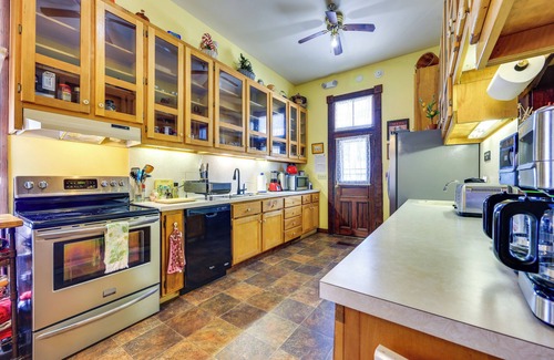 Palatka Casa | ‘Grand Gables:’ Home 1 Block to St Johns River