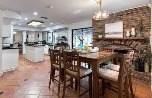 West Palm Beach Casa | Grand Hacienda Sleeps 32 Celebrate Together