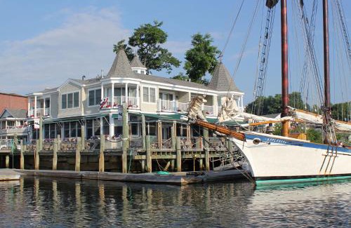 Camden Hotel | Grand Harbor Inn