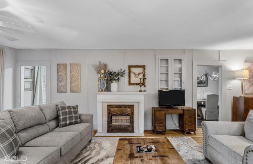 Uncertain Casa | Grand Harbor, Lakefront, With Kayaks & Canoes