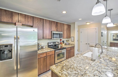 Grand Haven Apartamento | Grand Haven Condo w/ Patio < 1 Mi to Downtown