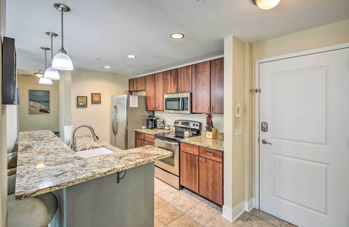Grand Haven Apartamento | Grand Haven Condo w/ Patio < 1 Mi to Downtown