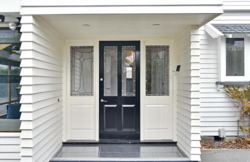 Christchurch City Centre Villa | Grand Heritage 5 BRMs CBD villa with carparks