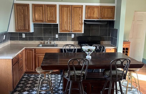 Seneca Falls Apartamento | Grand Historic Downtown Apartment