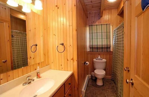 Rangeley Chalet De Esquí | ¿Por qué conformarse con una casa, cuando puede quedarse en una finca?