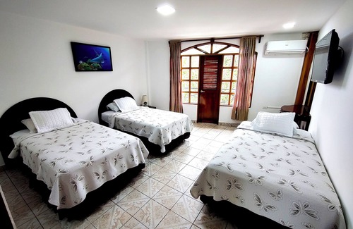 Bahía de la Academia Hotel | Grand Hotel Leon Marino Galapagos