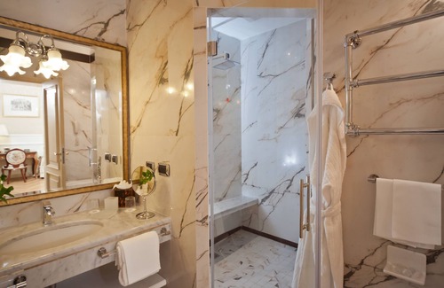 Historic Center Hotel | Grand Hotel Majestic già Baglioni